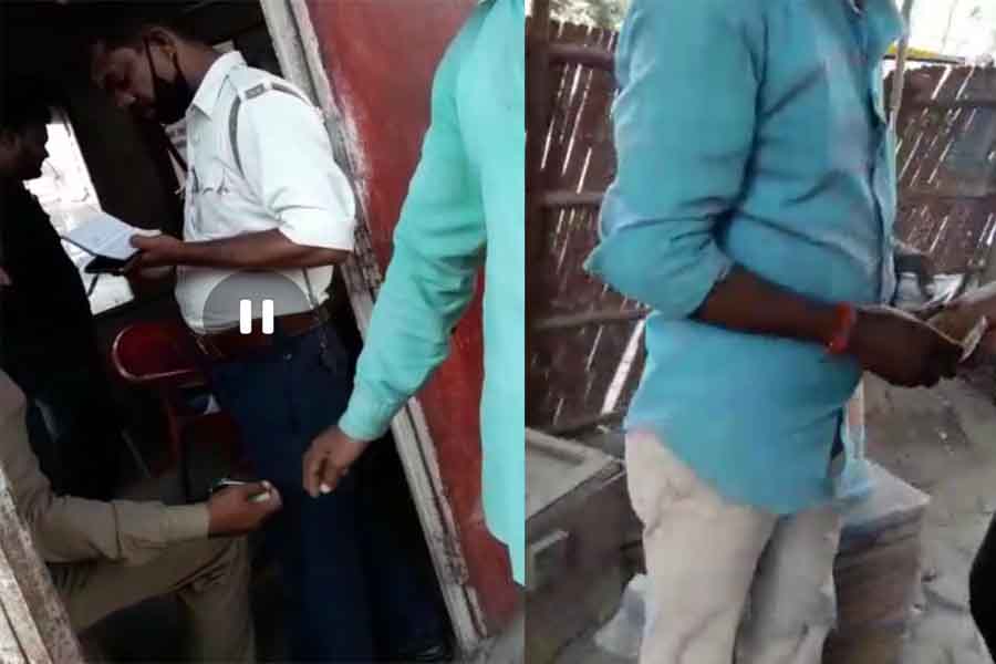 चेकिंग के नाम पर सिपाही कर रहा था वसूली वीडियो वायरल