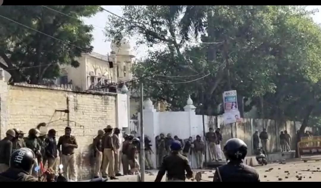 नदवातुल उलूम मे हुए प्रर्दषन के बाद लखनऊ में धारा 144 लागू