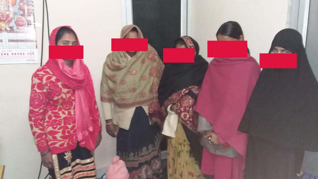 चाौक पुलिस को मिली बड़ी सफलता पाॅच महिला चोर पकड़ी गई 13500 बरामद
