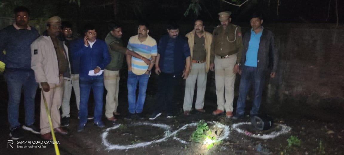 आलमबाग मे देर रात पुलिस और बदमाशो मे हुई मुठभेड