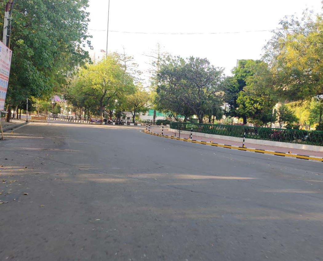 लाक डाउन के 10 दिन पूरे बन्द रही मस्जिदे घरो के अन्दर हुई पूजा
