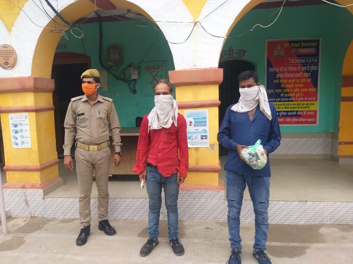सआदतगंज मे देर रात नशे मे धुत युवको ने ज़मीन पर फोड़े सुतली बम