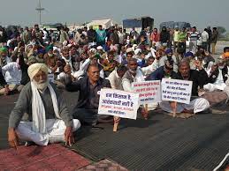 हरियाणा : अंबाला में जीटी रोड जाम कर रहे 50 किसान हिरासत में लिए गए, तलवारें और लाठियां बरामद, केस दर्ज